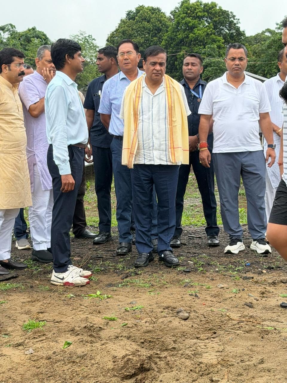 The Chief Minister with officials at the solar site, Koomber Tea Estate 595 kWp solar plant; solar work by Arrays Ingenieria (Ingenieria), ex-servicemen-led MSME