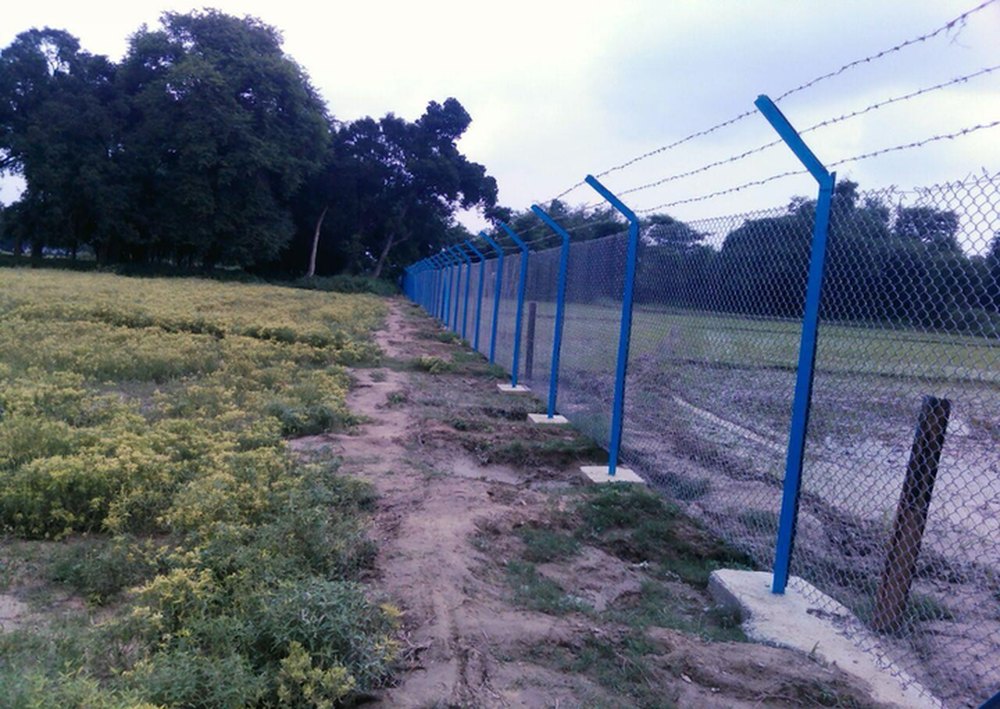 YIAPL 14.36 MW solar power project civil works and fencing in Uttar Pradesh by Arrays Ingenieria